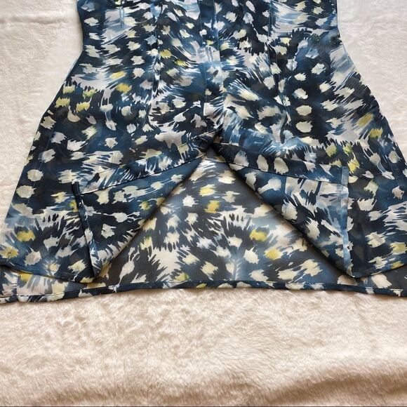 Cabi Avery Tunic Blue Feather Print Size XS - Picture 8 of 11